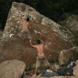 Zona de Boulders (bloques) - El área de boulders está frente a la zona de vías, separadas entre sí, por el río.
Ya están abiertos algunos bloques, sin embargo hay más bloques por abrir.