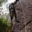 Escalando bajo la lluvia - Pablo dándolo todo en para recuperar el material